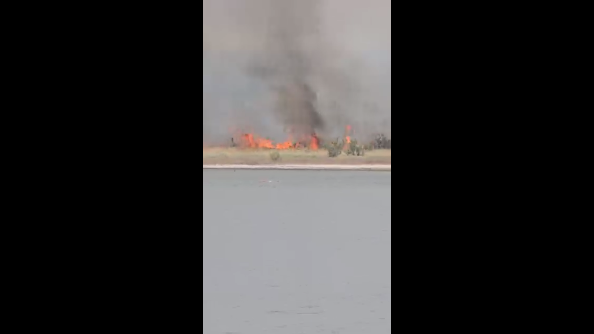 VIDEO: Incendiu la Lacu Sărat (UPDATE)