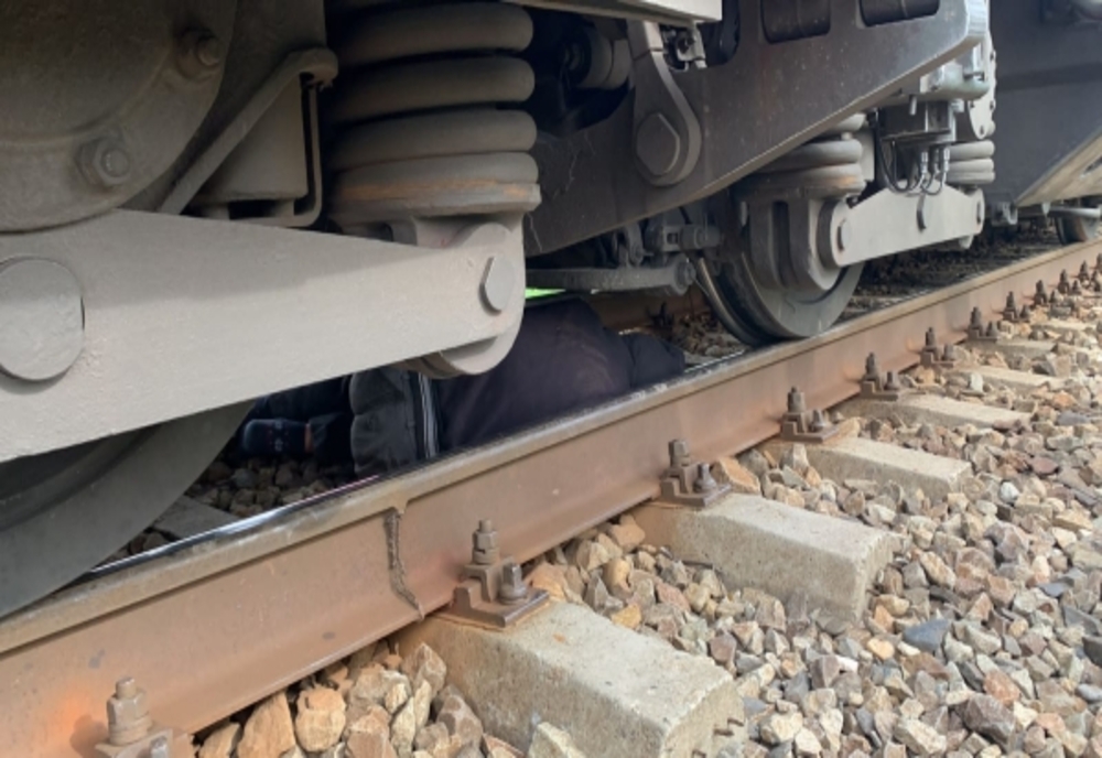 A fost identificat bărbatul spulberat de tren la Galaţi