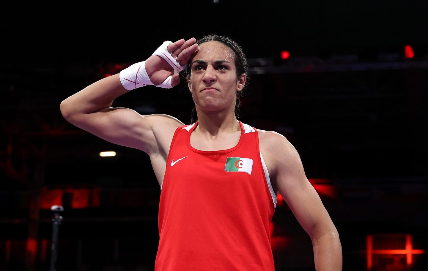 Controversata pugilistă Imane Khelif, calificată în finala categoriei 66 kg