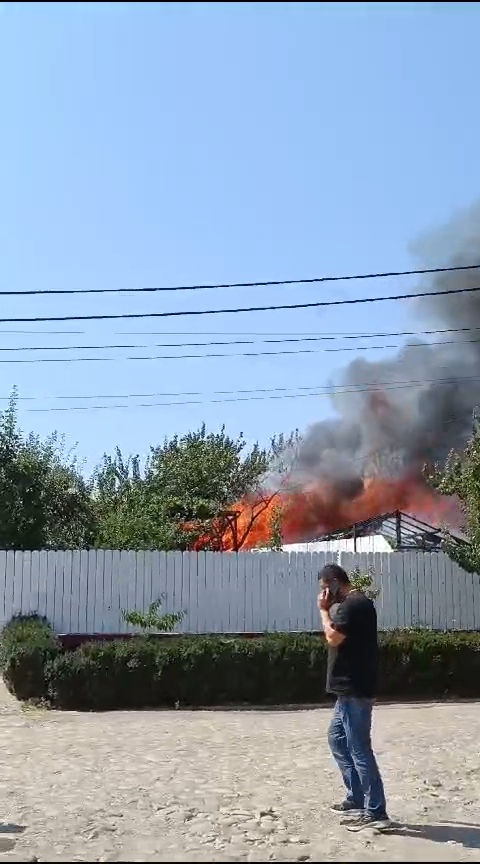 VIDEO: Incendiu puternic la Tecuci