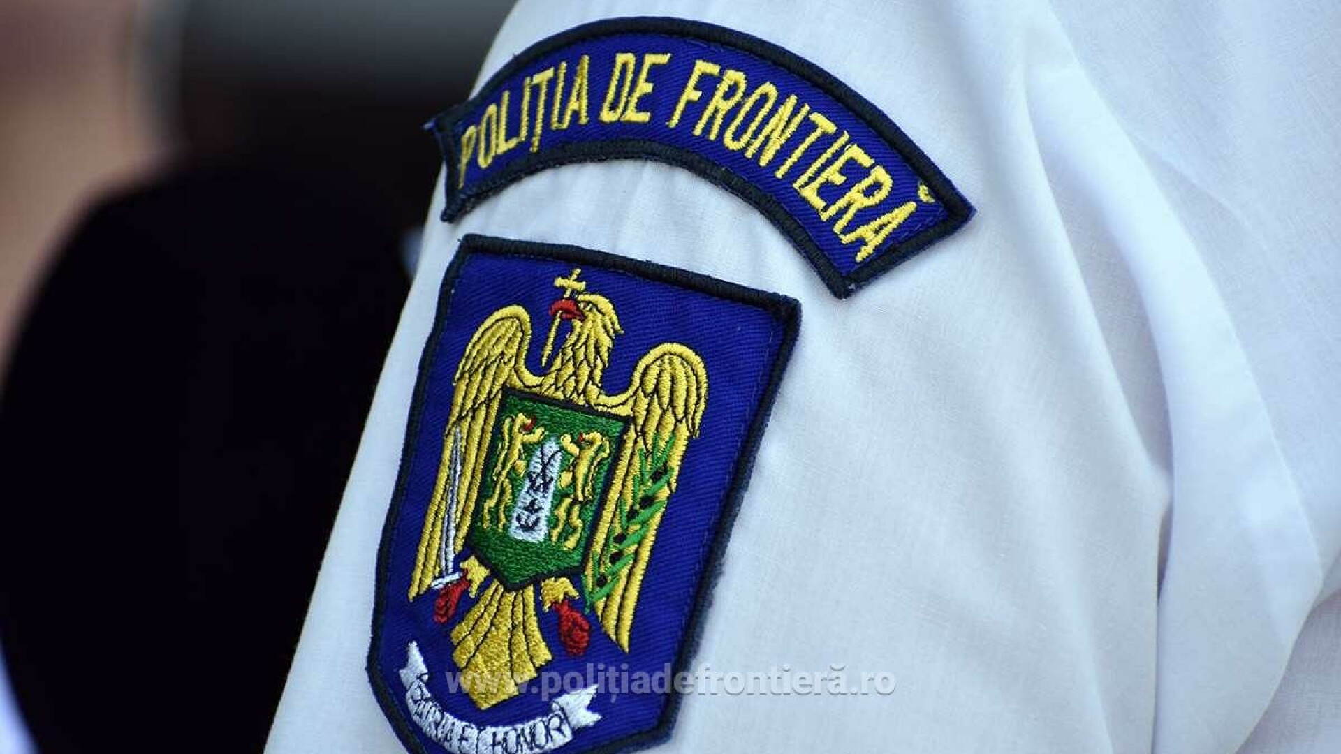 Un poliţist de frontieră a refuzat 200 euro mită