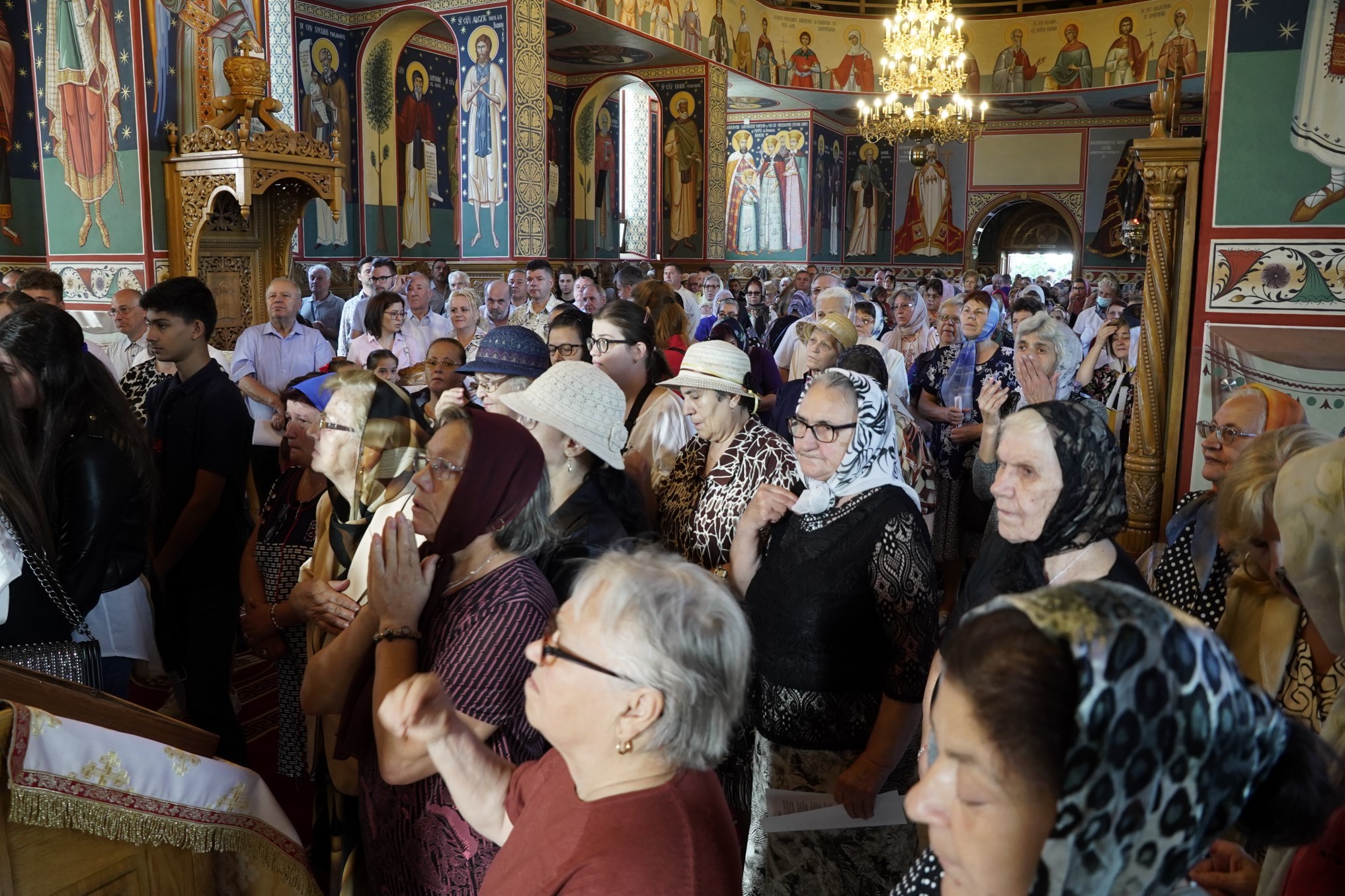 FOTO: Parohia „Sf. Ana” din Galaţi a îmbrăcat haina de sărbătoare! Hramul bisericii gălăţene, în imagini