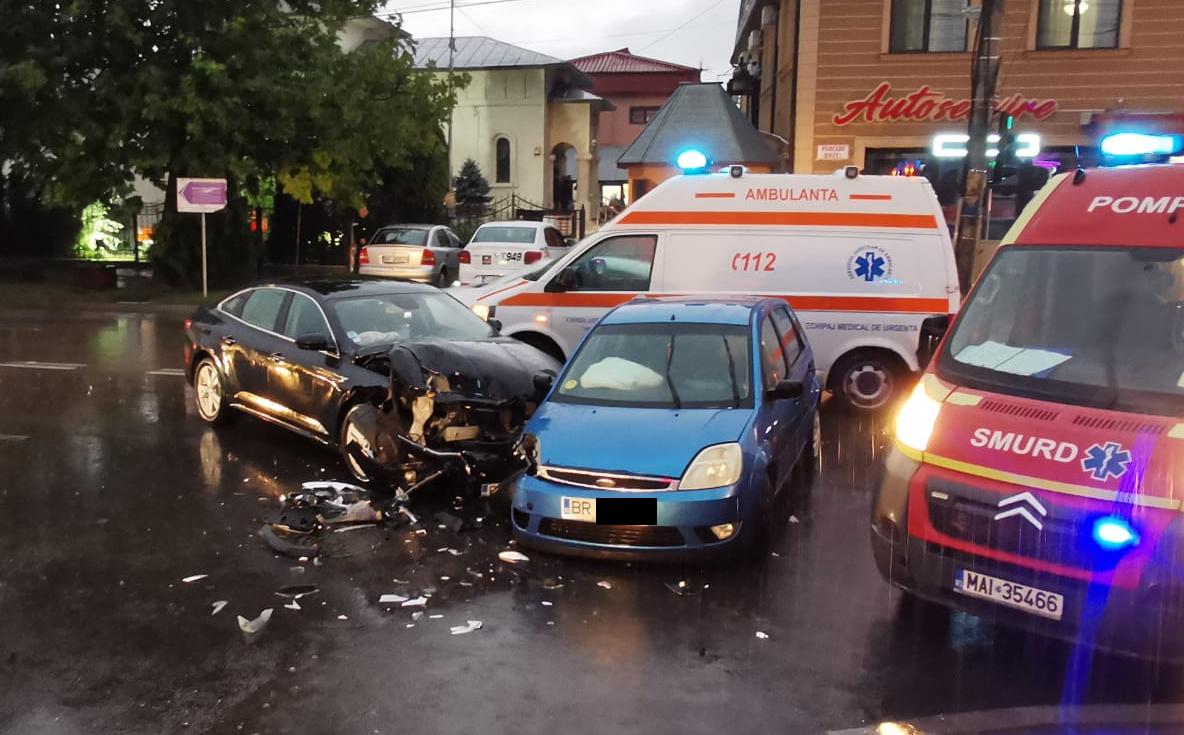 Accident pe ploaie în Brăila. Copil de 10 ani transportat la spital