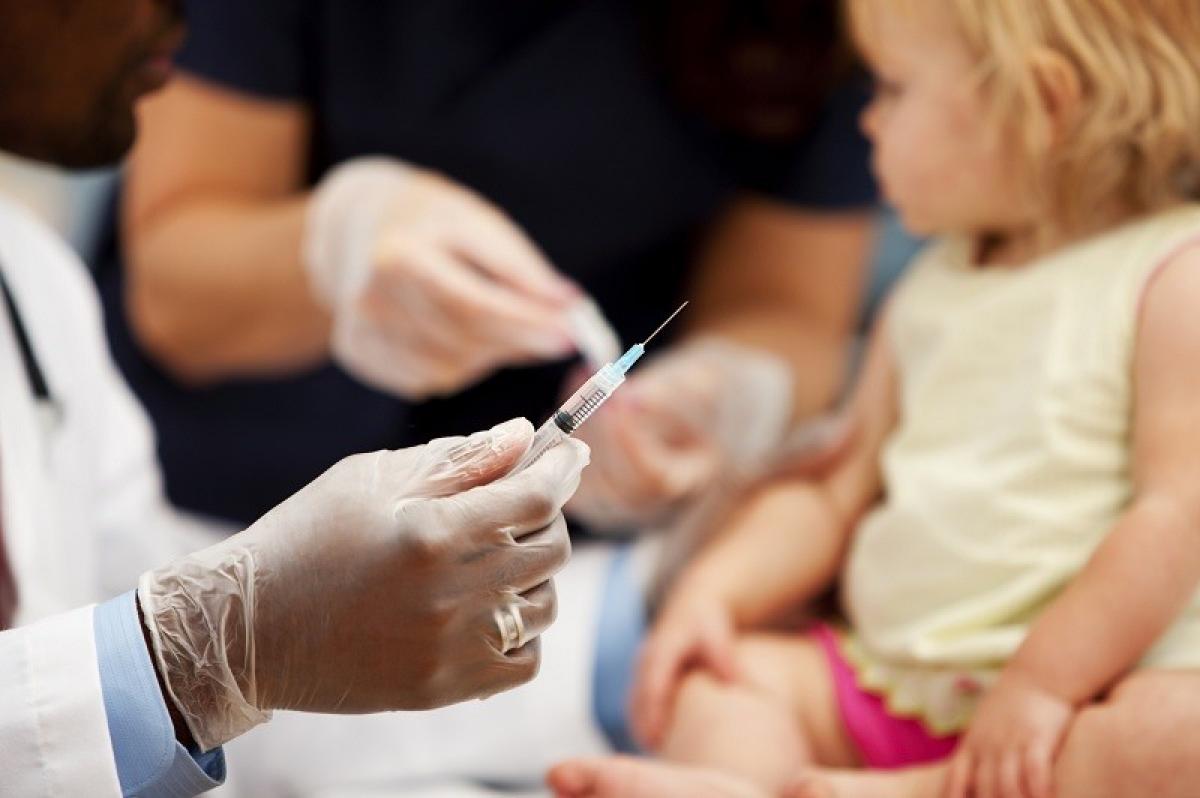 Galaţi: Au sosit vaccinurile împotriva hepatitei A pentru copiii din zonele inundate