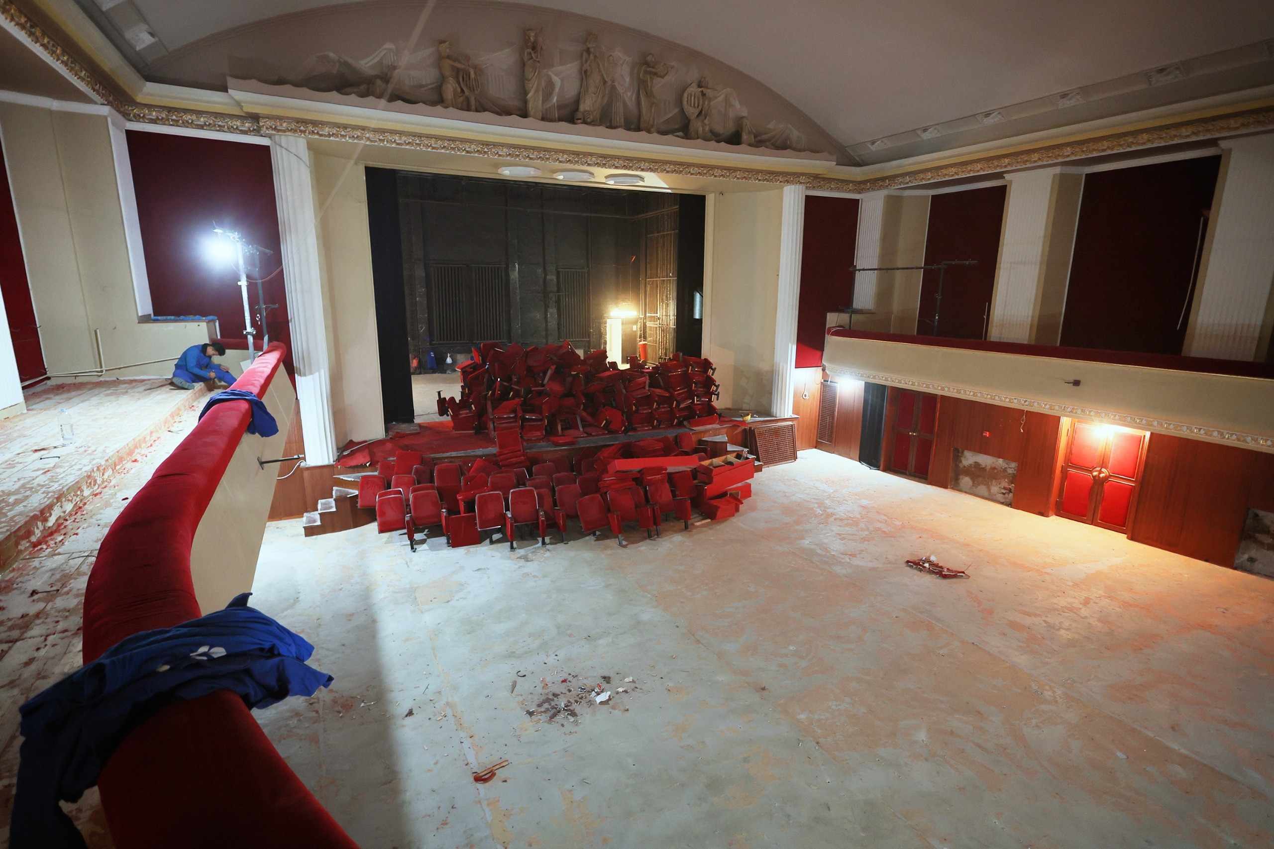 FOTO: Clădirea Teatrului Dramatic Galaţi a intrat în modernizare