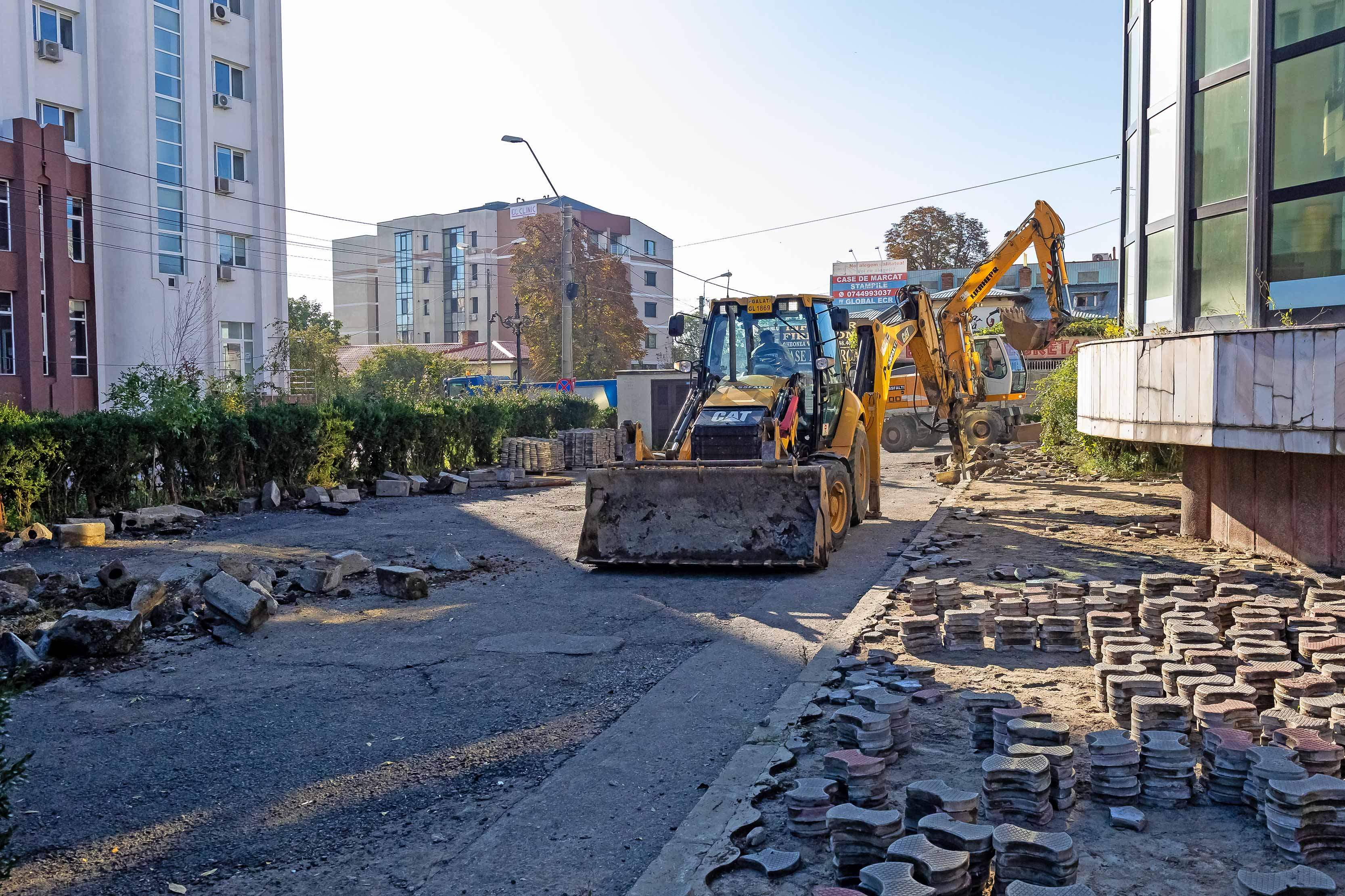 FOTO: Start lucrări de modernizare în Mazepa 1 şi 2! Adio garaje vechi, noi locuri de parcare și sensuri unice