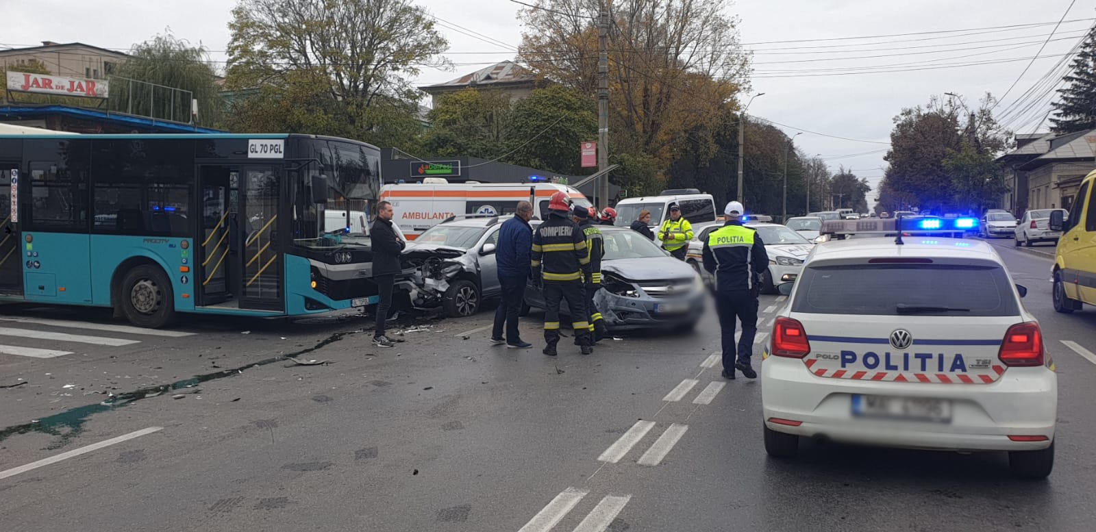 Galaţi: Accident la intersecţia străzilor Traian cu Rizer (VIDEO)