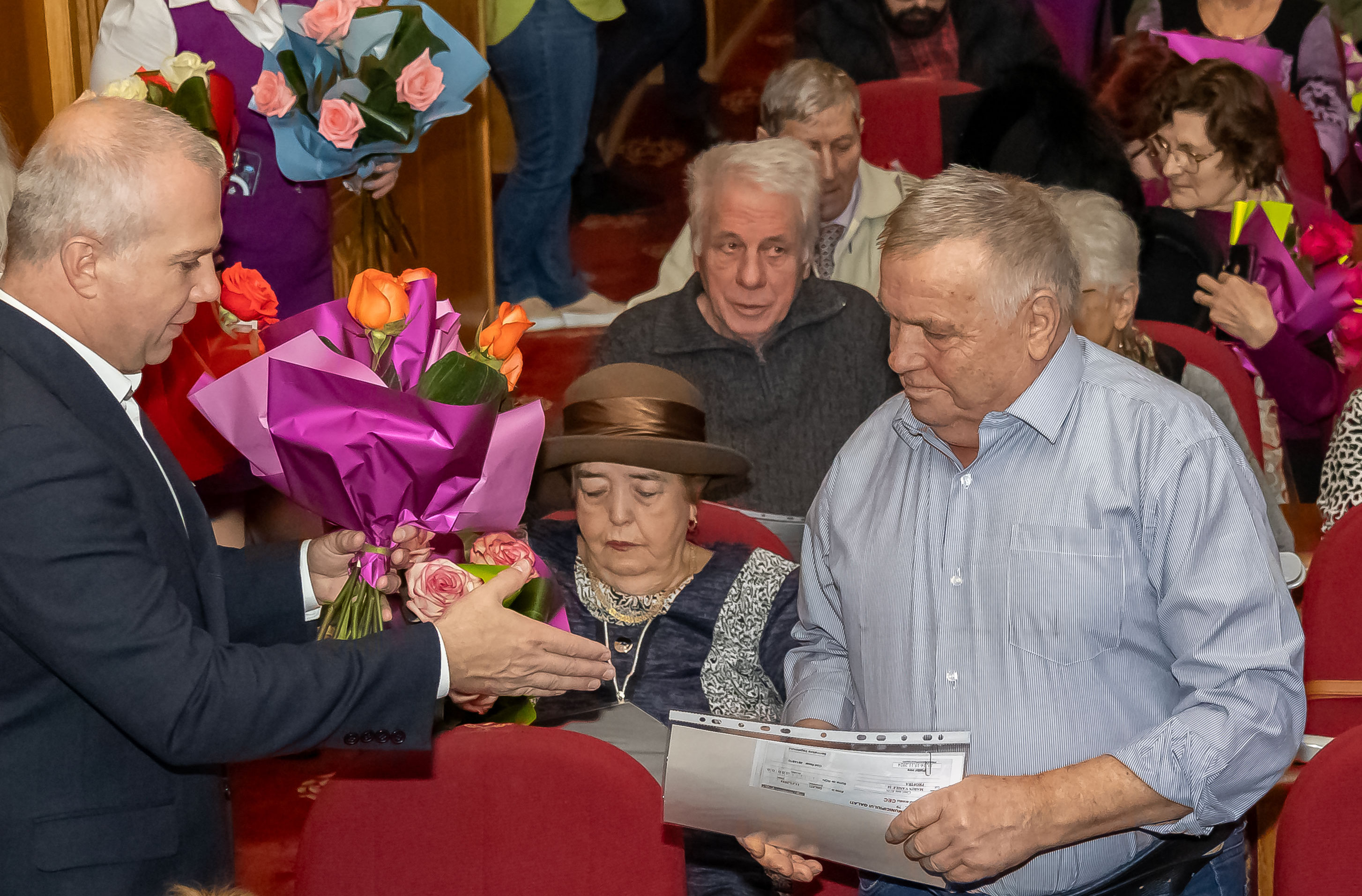 FOTO: 163 de cupluri de aur, premiate de Primăria Galaţi