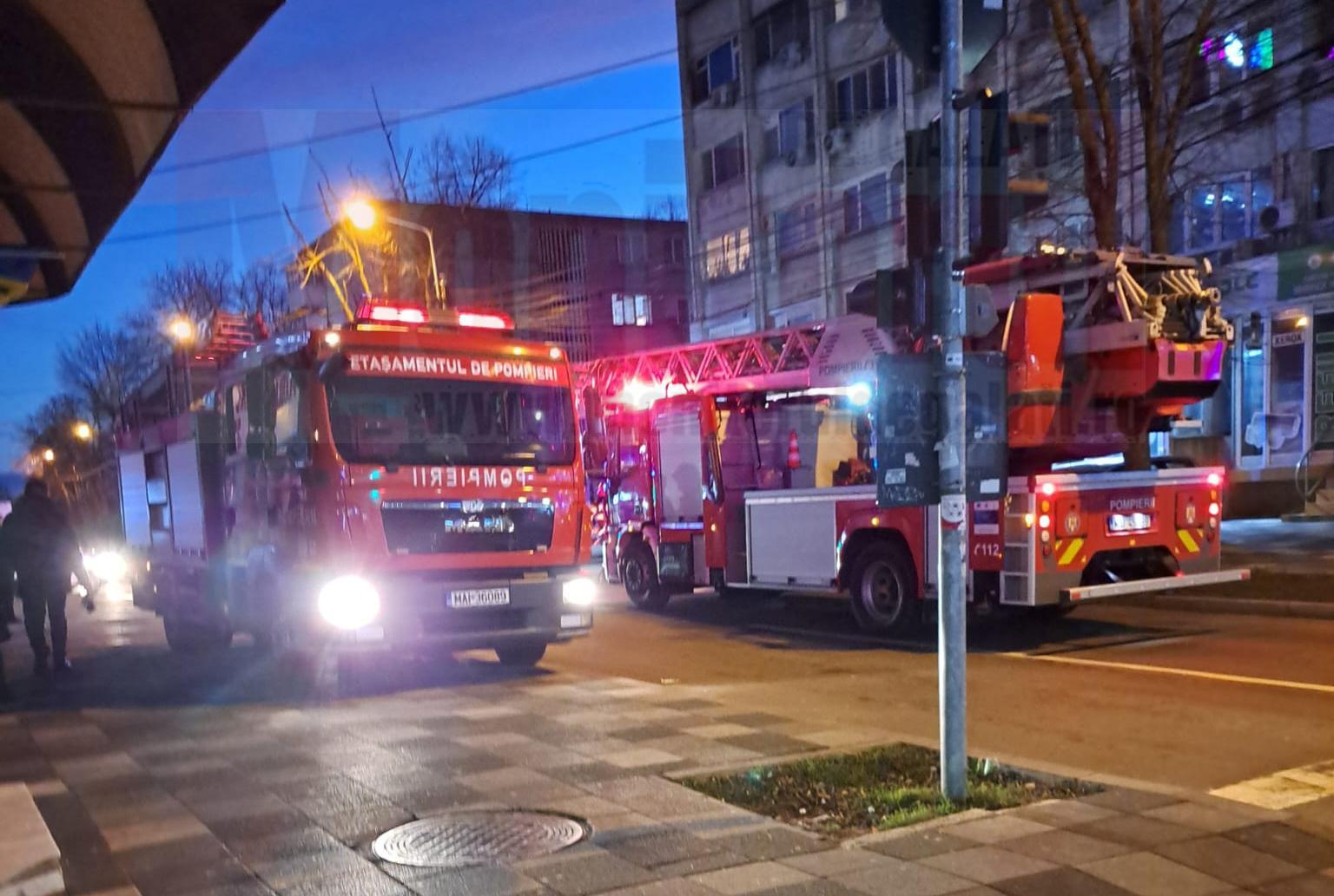 O femeie a vrut să se arunce de la etajul 6, în Ţiglina 1