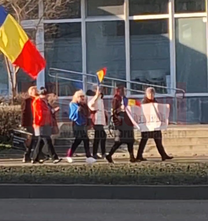 "Ieșiți afară!" Manifestanții din Galați mărșăluiesc prin oraș (VIDEO)