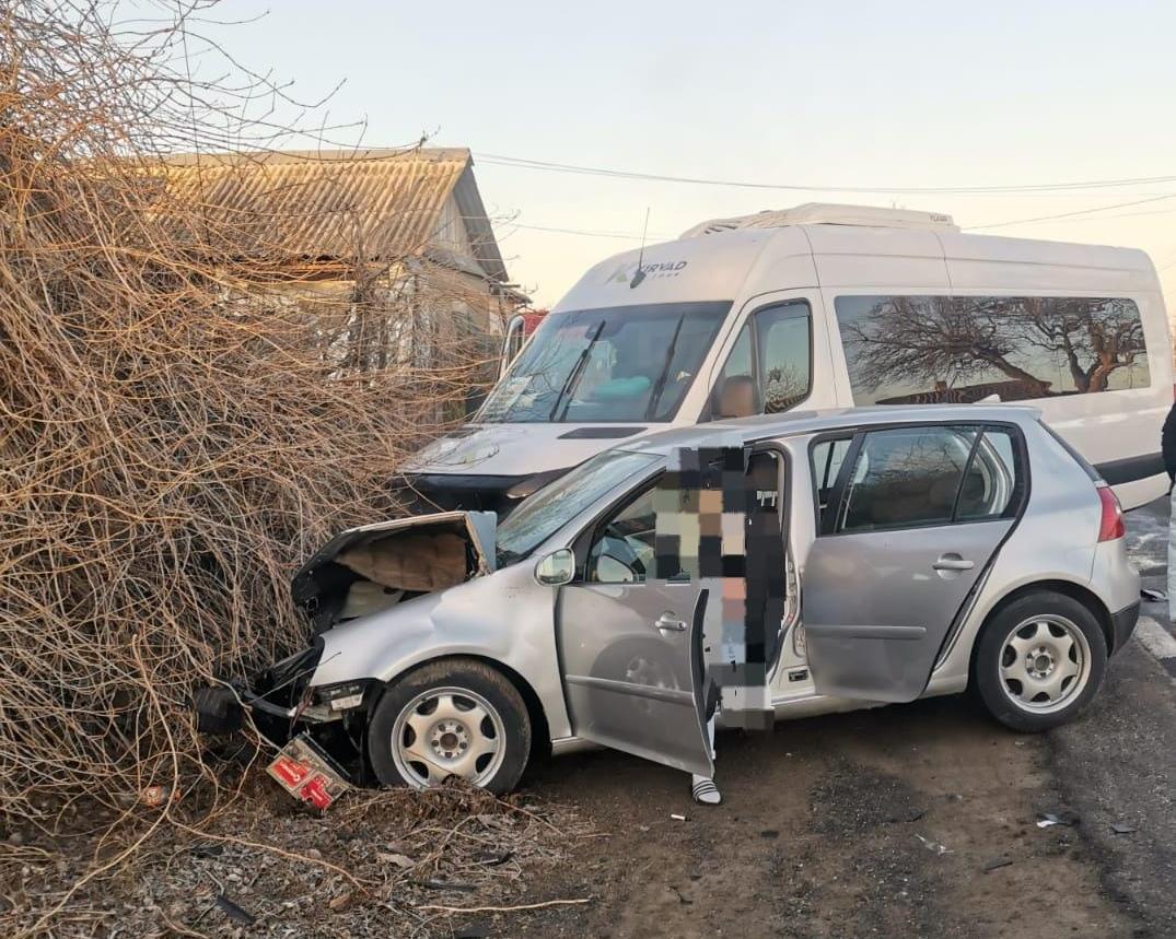 8 răniţi, după un accident în localitatea Revărsarea, jud. Tulcea