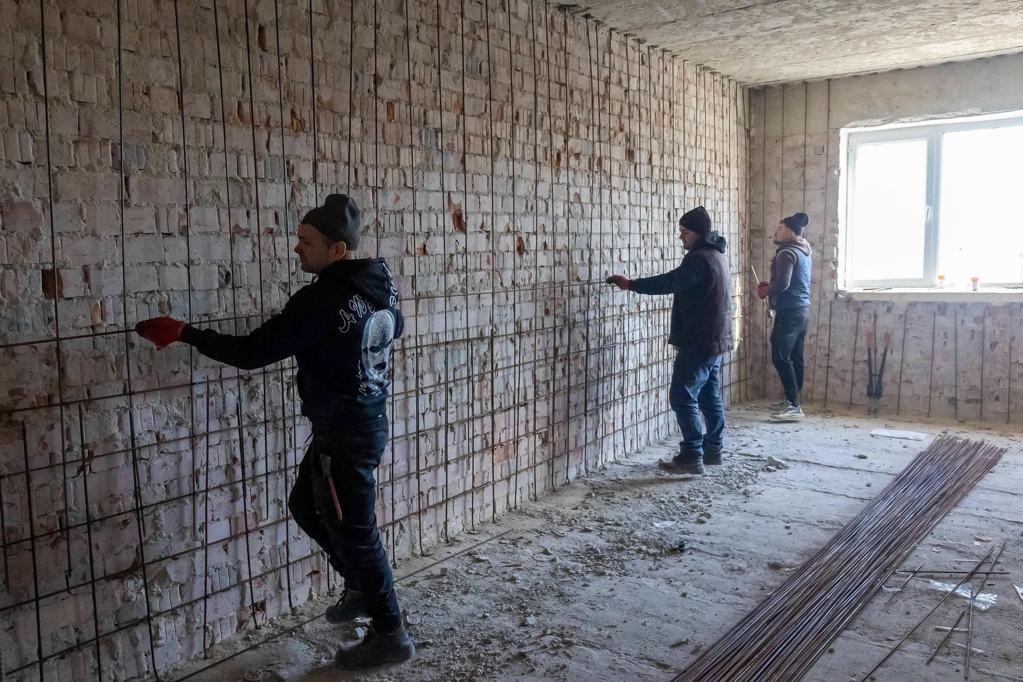 FOTO: Lucrările la clădirea internatului de la Seminarul Teologic Galaţi sunt în plină desfăşurare