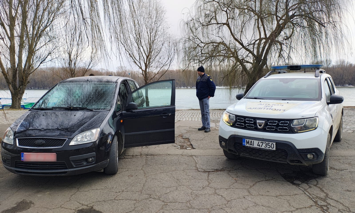 Autoturism neînmatriculat descoperit în trafic de către poliţiştii de frontieră brăileni