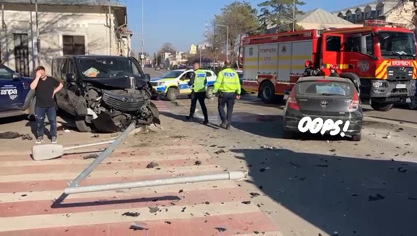 VIDEO: Accident la intersecția străzilor Carnabel cu Basarabiei