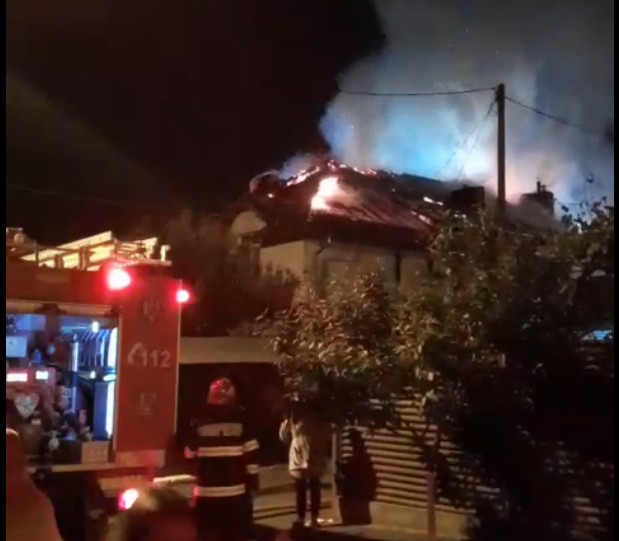 VIDEO: Incendiu violent pe str. Tudor Vladimirescu din Galaţi