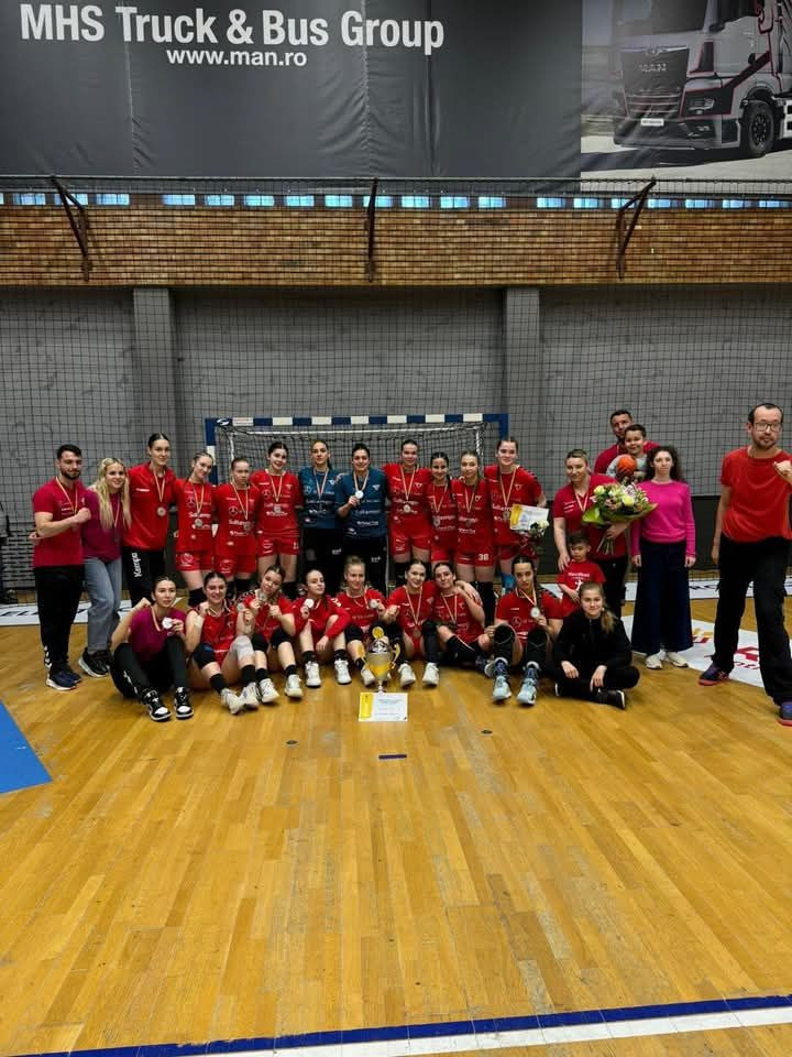 Handbal: ACS Lucian Bute, vicecampioana României la junioare 1. Olimpicele Daria Mihăilă şi Ana Martina, în echipa ideală