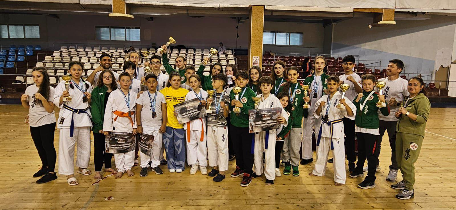 69 de medalii pentru ACS Triumf Dojo Galați, la International W.A.K.K.U. Challenge Cup