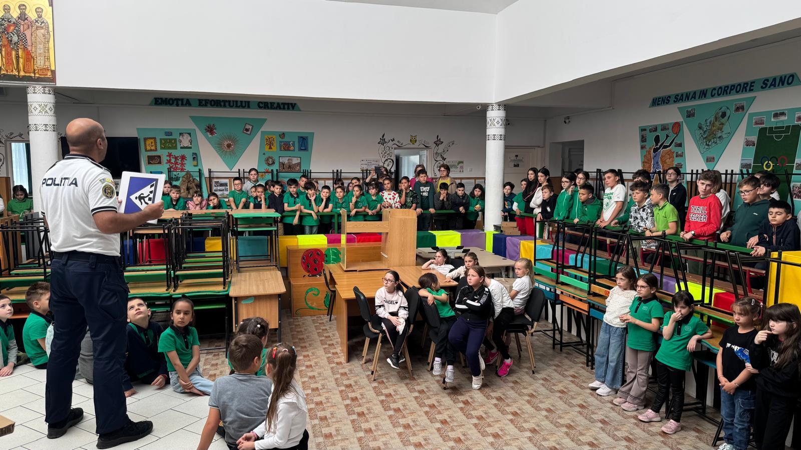 FOTO: Săptămâna naţională a siguranţei rutiere, la Galaţi
