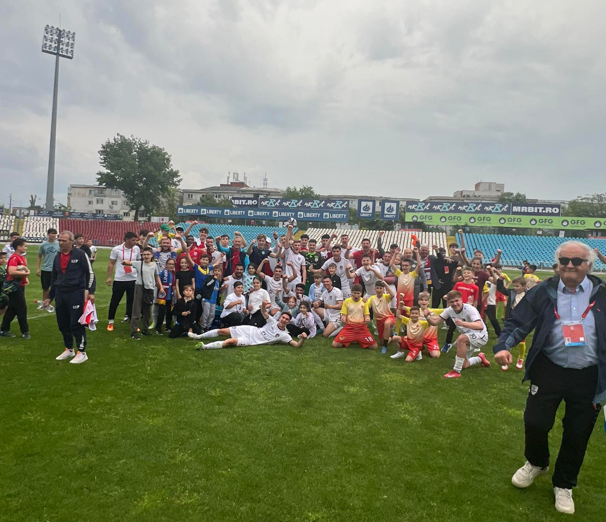 Unirea Braniştea s-a calificat en fanfare în finala barajului de promovare în Liga  2-a