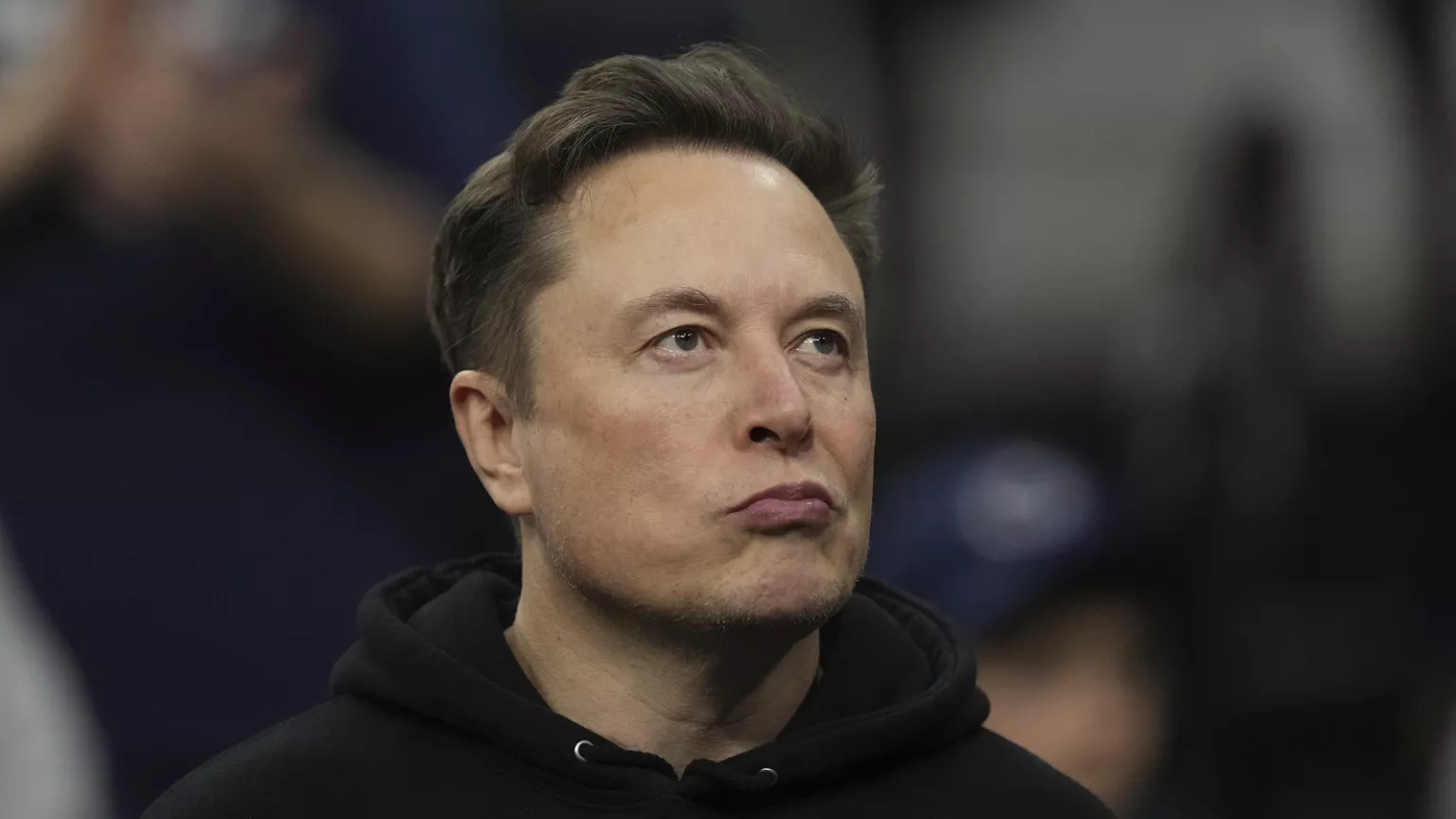 Elon Musk face un pas înapoi din politică: retragere strategică sau recalibrare de imagine?