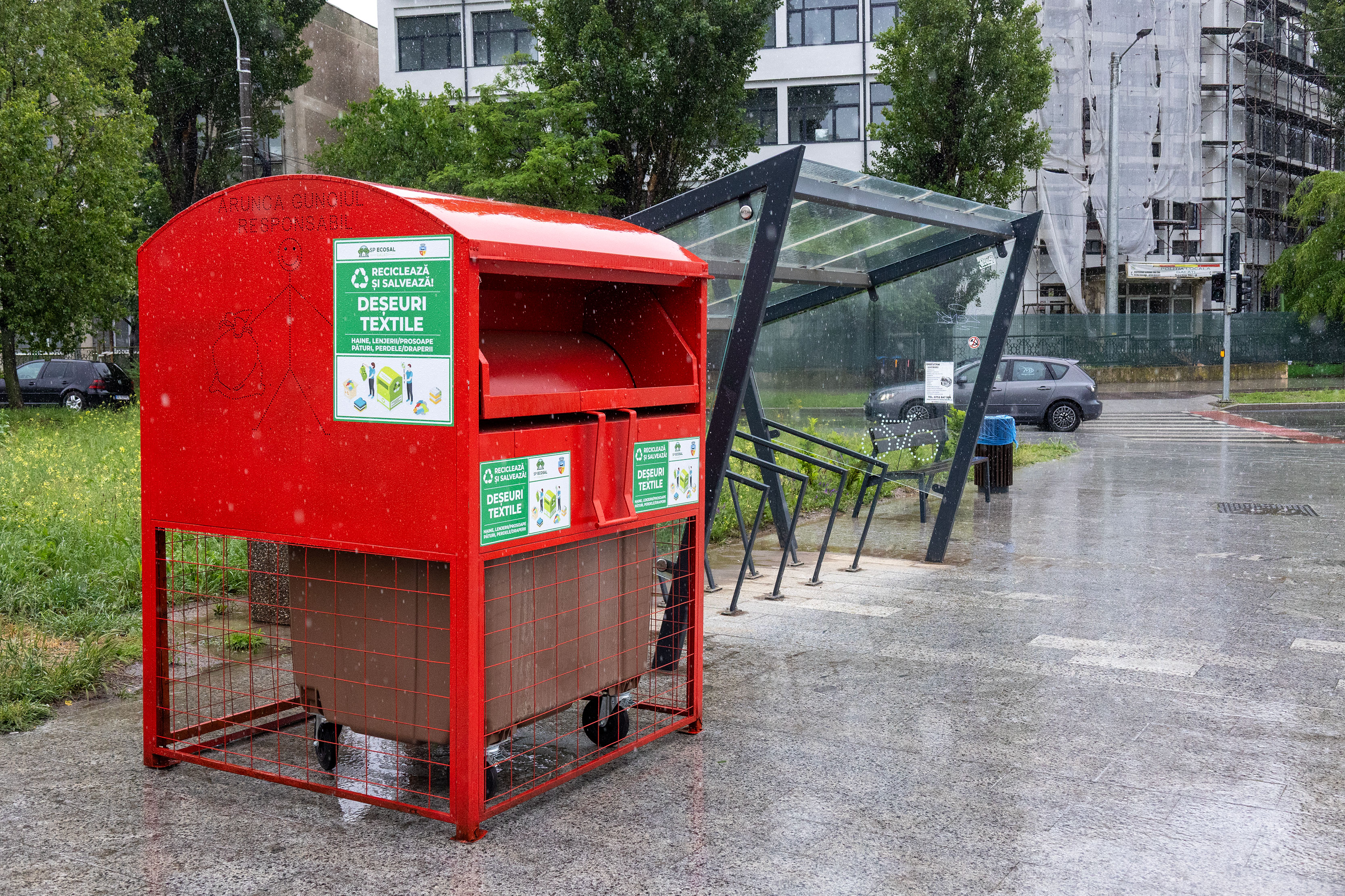 Galaţi: Containere speciale, în 14 zone din oraş, pentru colectarea textilelor - HARTĂ