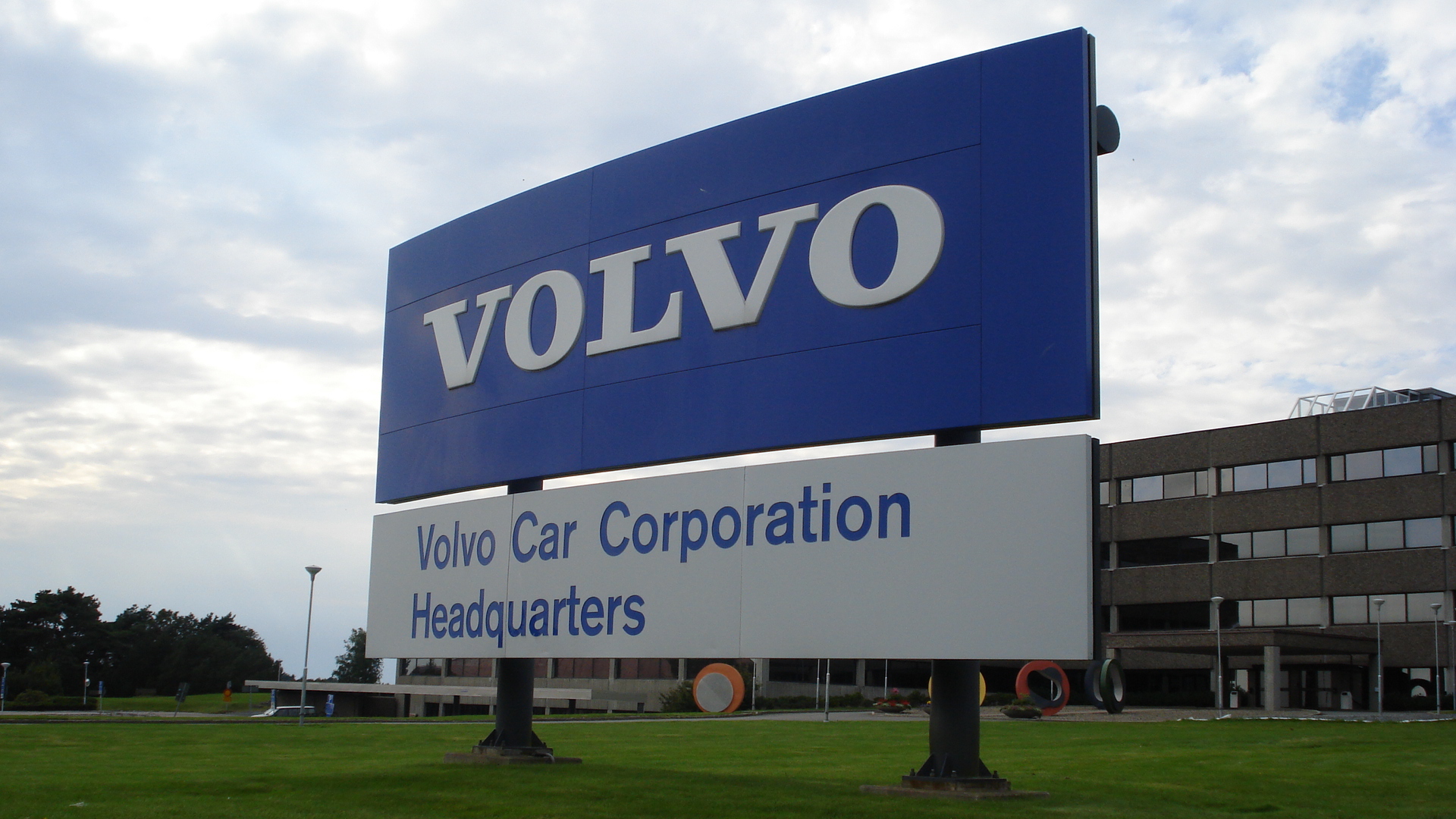 Volvo Cars anunţă concedieri masive în Suedia şi revizuieşte planurile de electrificare, pe fondul presiunilor comerciale globale