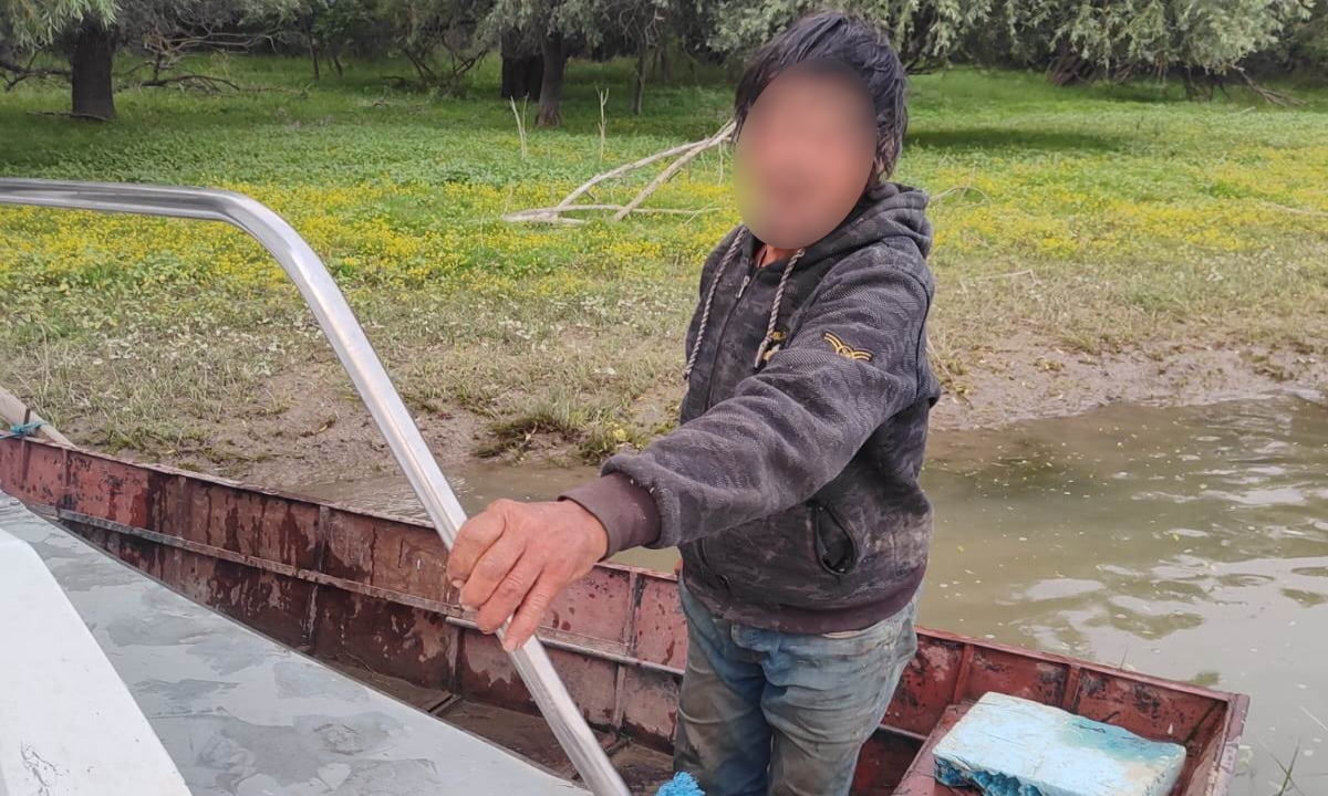 FOTO: Pescuit ilegal pe Dunăre! Doi brăileni prinşi pe direcţia localităţii Smârdan