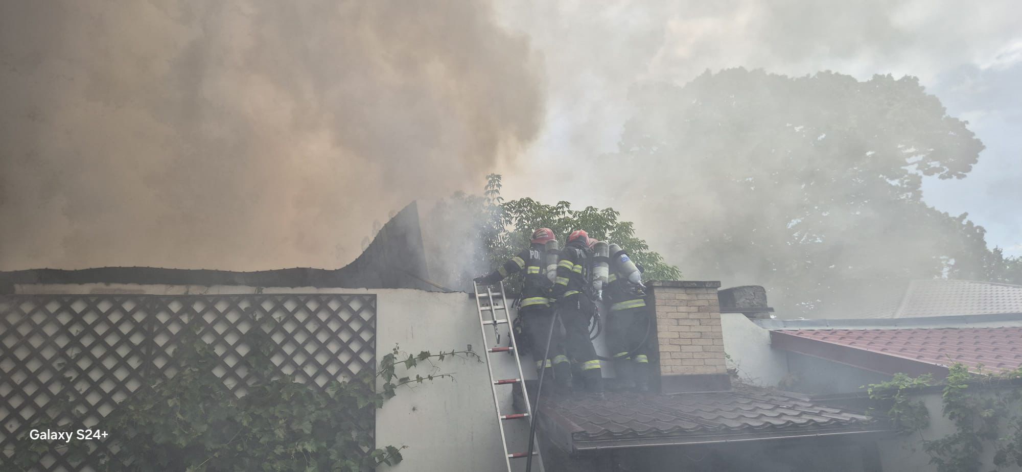 VIDEO: Incendiu pe str. Științei din Galați. O femeie a murit - UPDATE