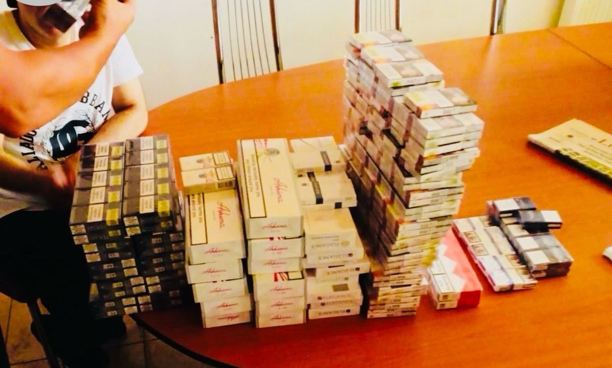 FOTO: Ţigări confiscate de jandarmi, la Brăila