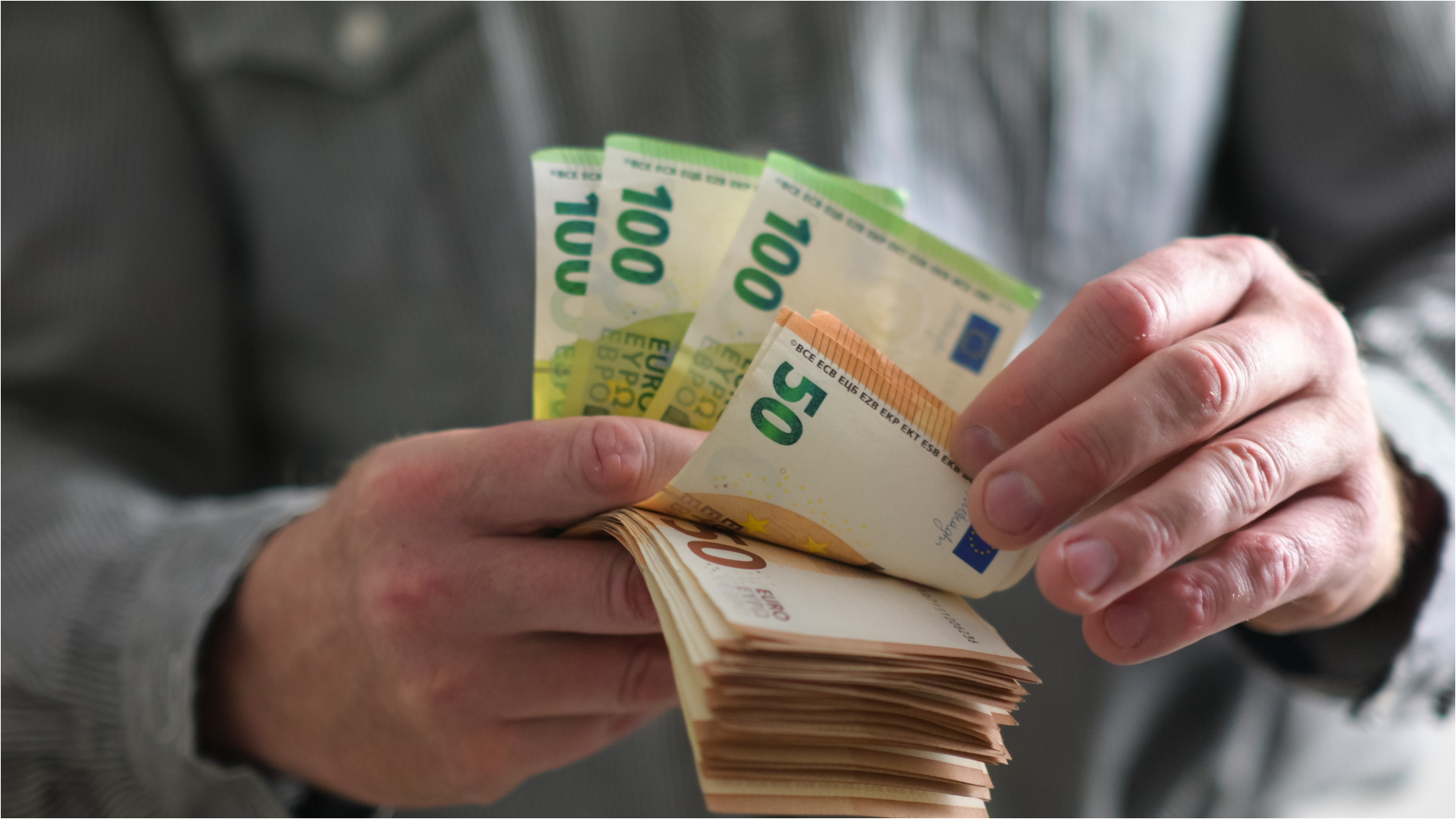 Galaţi: Ucrainean depistat la controlul de frontieră cu valută nedeclarată