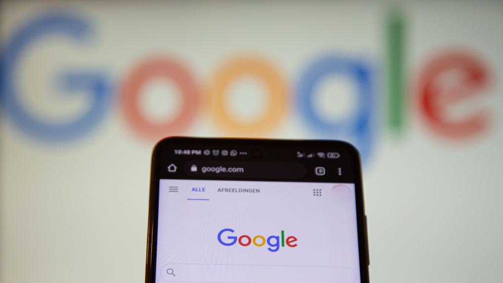 Google, reclamată la Comisia Europeană de editori independenţi pentru funcţia AI Overviews