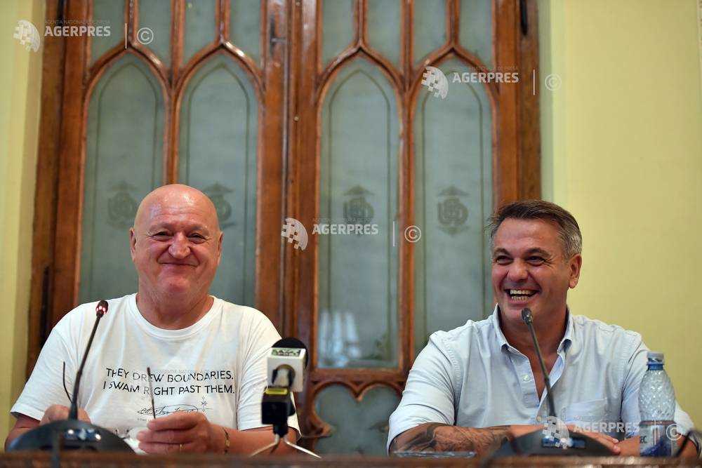 Mihai Badea şi Martin Strel înoată 72 de ore în Dunăre pentru susţinerea copiilor cu nevoi speciale