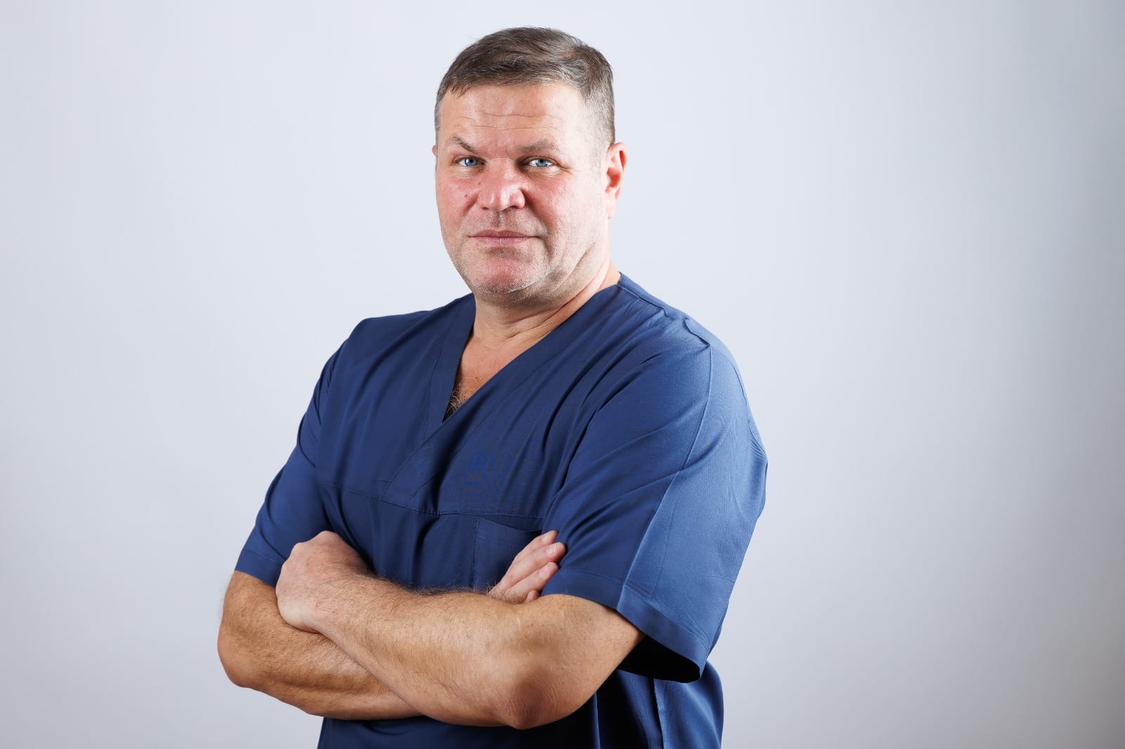 Surpriză în trafic pentru un medic din Galaţi! Claxonat insistent de pacientul căruia îi amputase piciorul