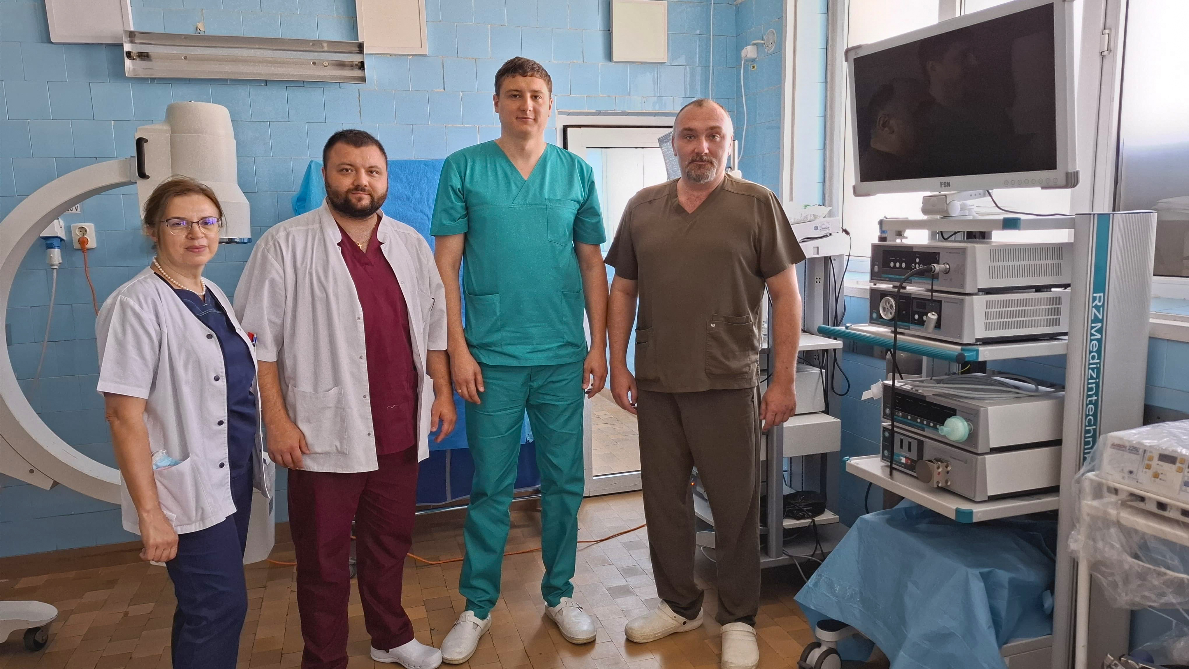 Premieră medicală la Spitalul Judeţean Galaţi: Prima operaţie laparoscopică de îndepărtare a unui rinichi grav afectat, realizată cu succes
