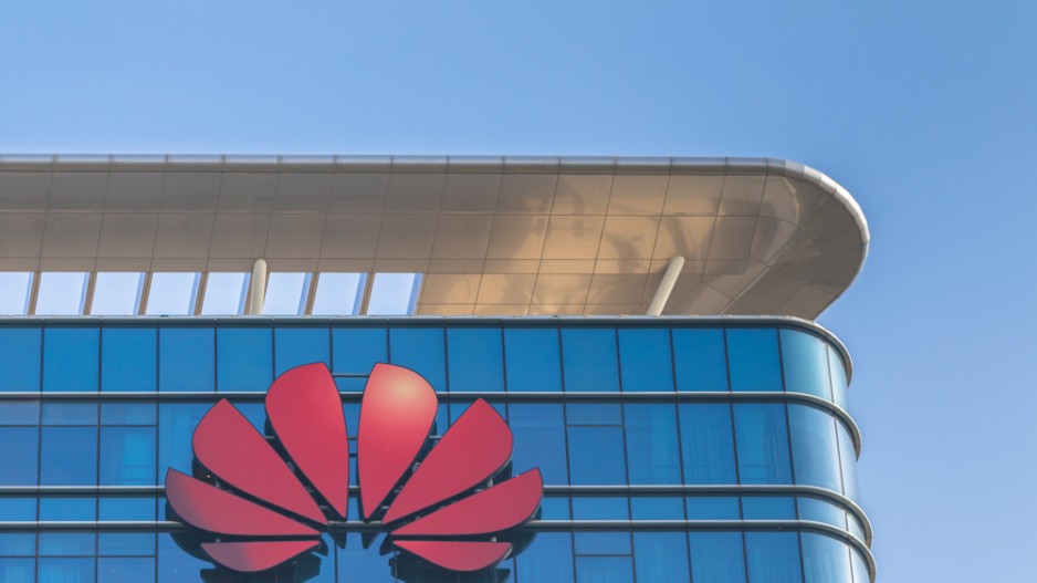 Huawei lansează CloudMatrix 384 şi provoacă supremaţia Nvidia în domeniul AI