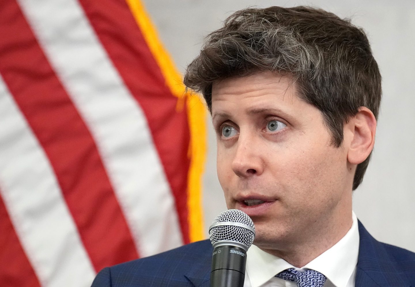 „Proiectul Manhattan al inteligenţei artificiale”: De ce Sam Altman se teme de GPT-5 şi de ce ar trebui să ne pese