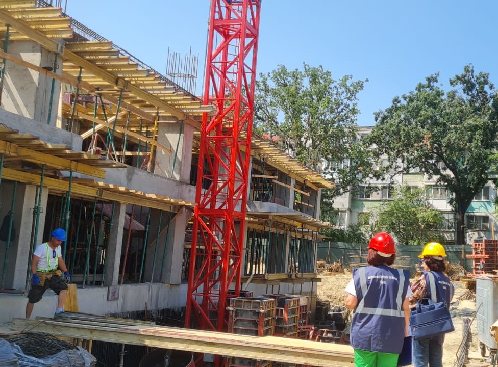 Muncă la negru şi pericole la tot pasul pe şantierele din Galaţi! ITM a dat amenzi şi continuă controalele