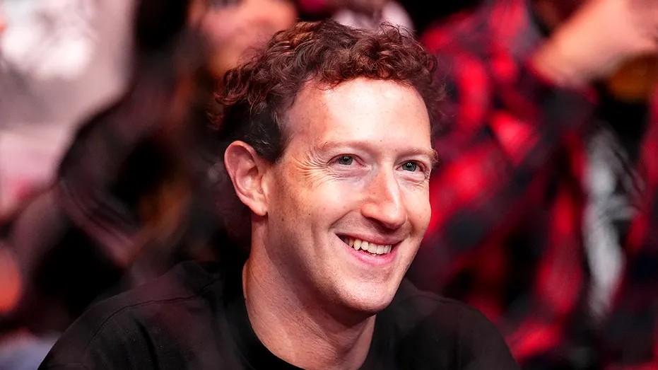 Zuckerberg pariază pe ochelarii inteligenţi ca principală poartă către inteligenţa artificială