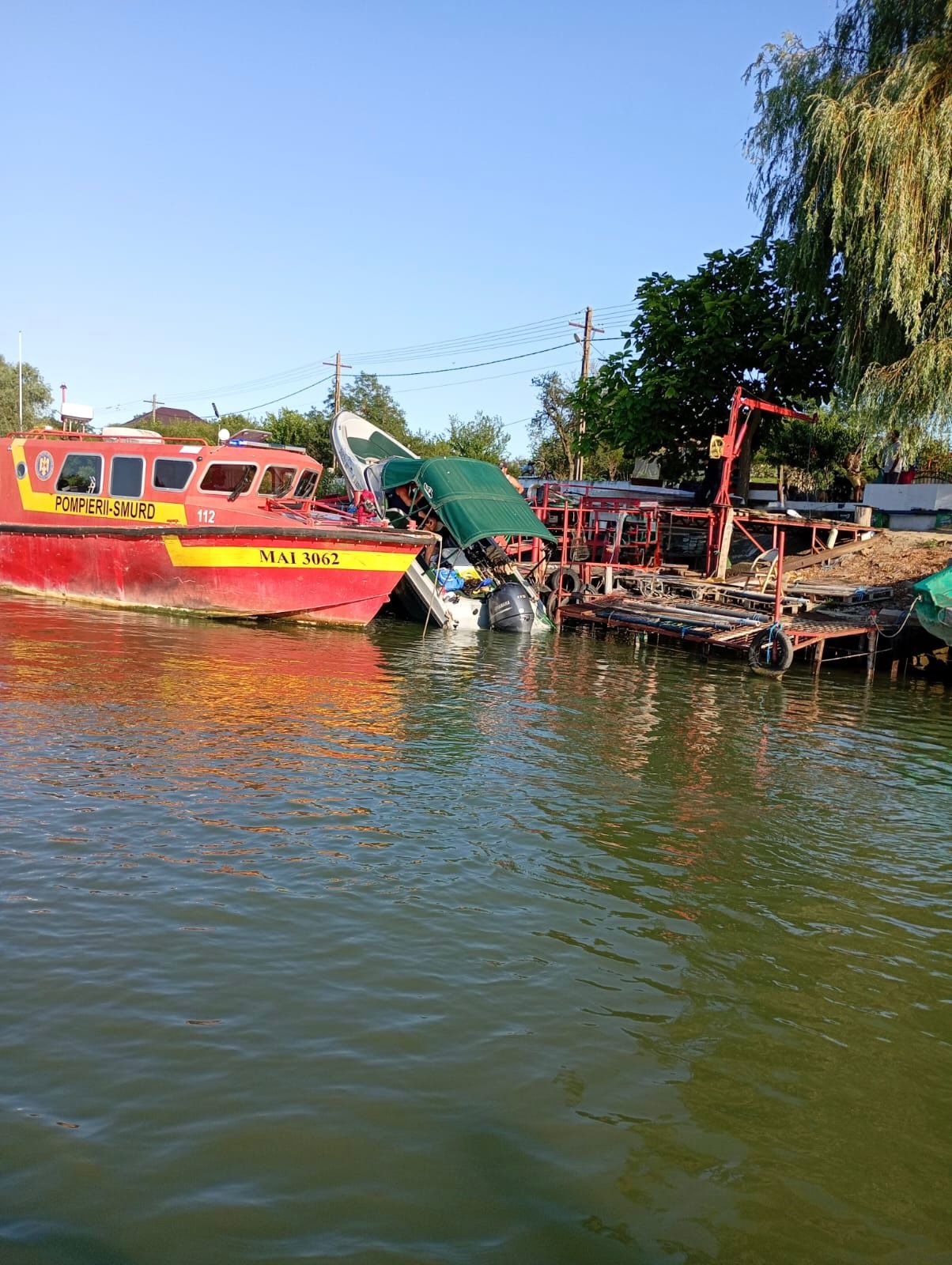 FOTO: Accident naval în localitatea Crișan din Delta Dunării