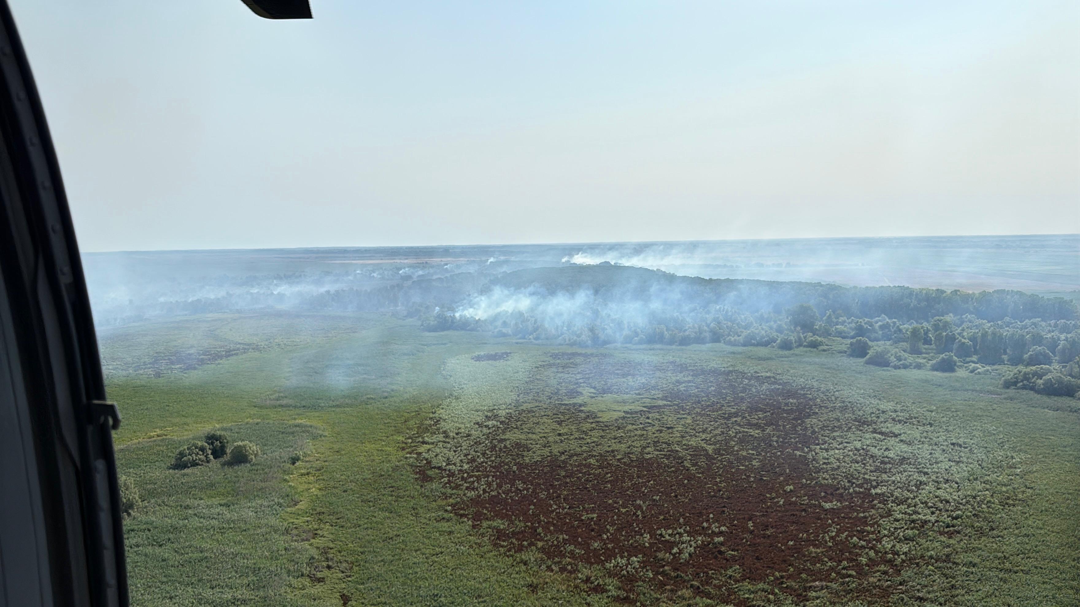 A 5-a zi de eforturi pentru stingerea incendiului izbucnit la fondul forestier din localitatea Chilia Veche