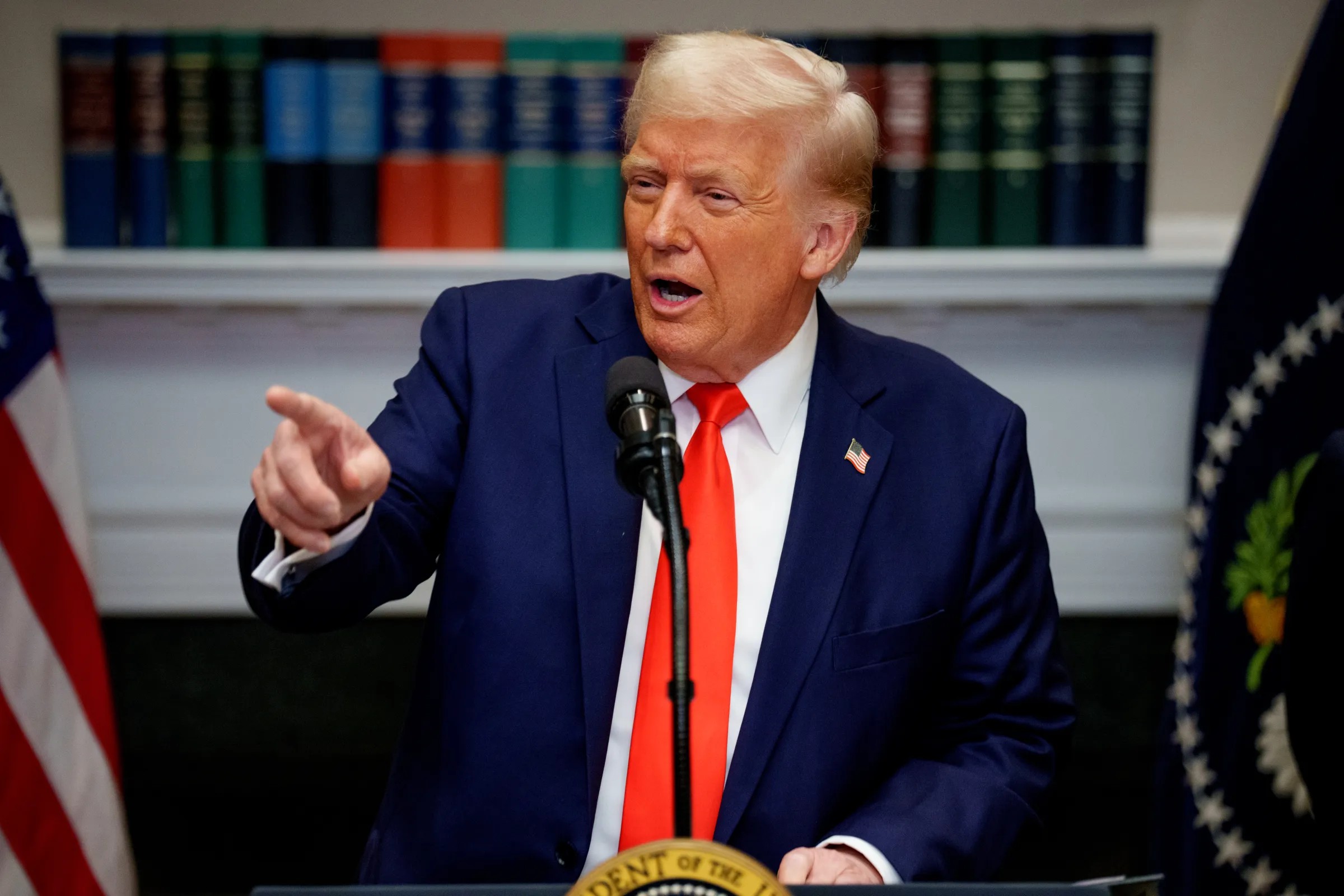 Trump cere demisia imediată a CEO-ului Intel, acuzat de posibile legături cu China
