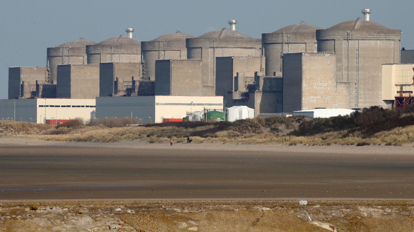 Patru reactoare nucleare din Franţa, oprite din cauza unui roi de meduze