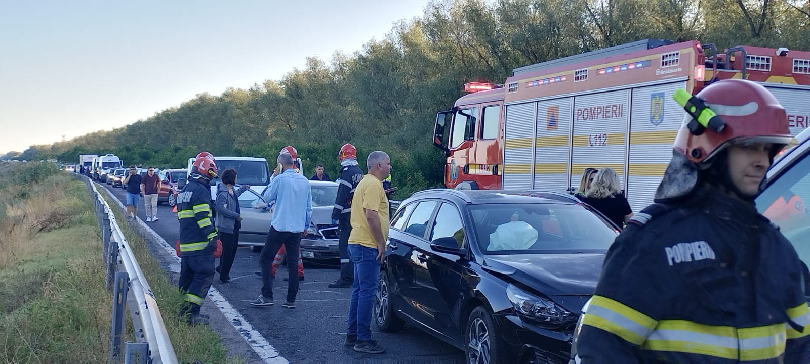 Accident pe dig Galaţi - Brăila: 6 maşini şi 2 victime