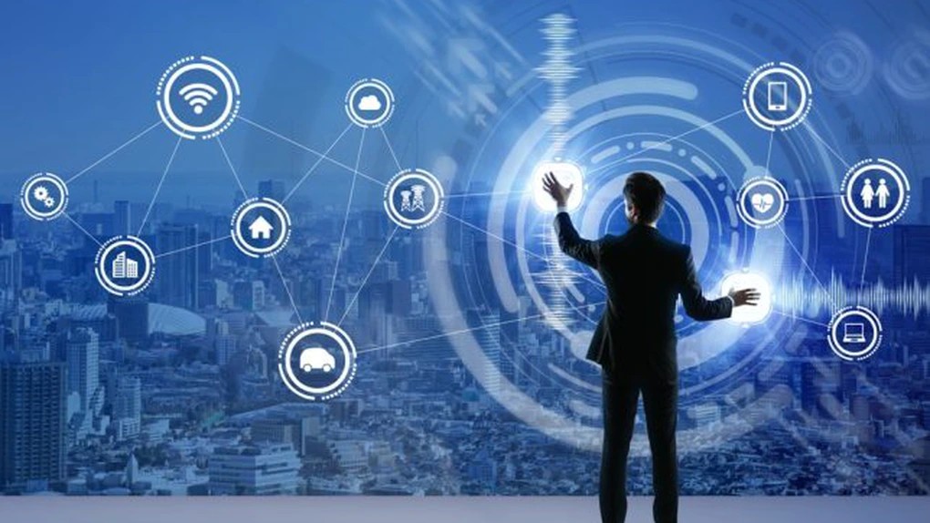 România accelerează digitalizarea, dar rămâne în urmă la competenţe şi implementarea 5G