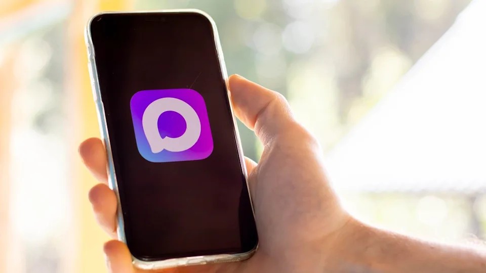 Rusia face obligatorie aplicaţia de mesagerie Max pe toate dispozitivele mobile