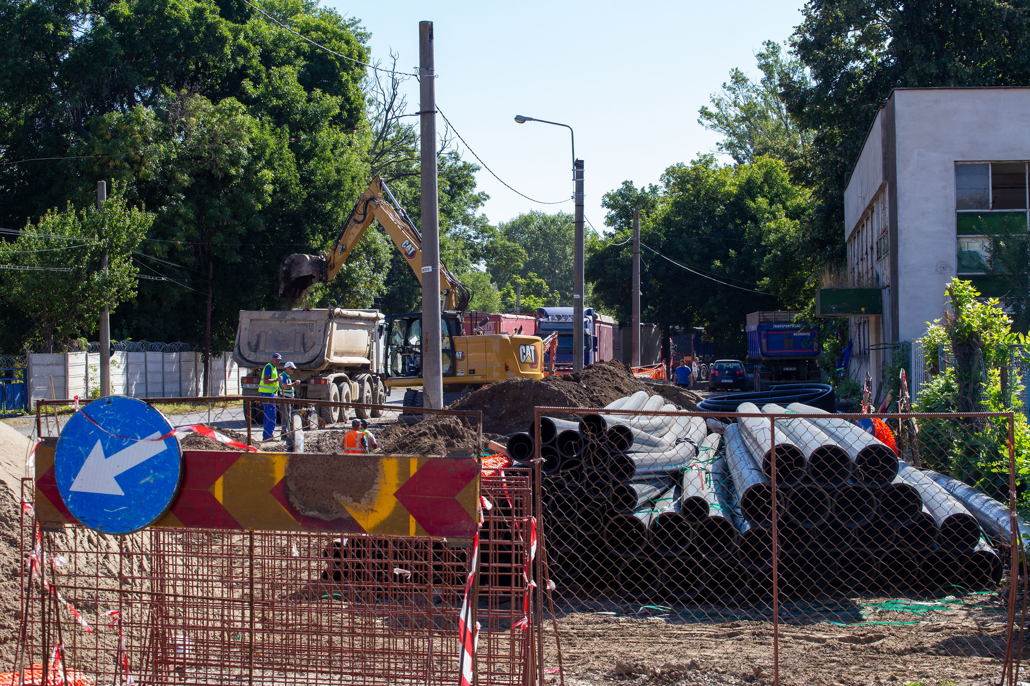 FOTO: Au început lucrările de modernizare pe strada Ştefan cel Mare