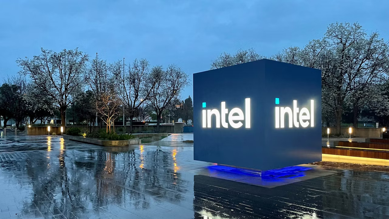 Intel cedează presiunilor Washingtonului: guvernul SUA devine acţionar