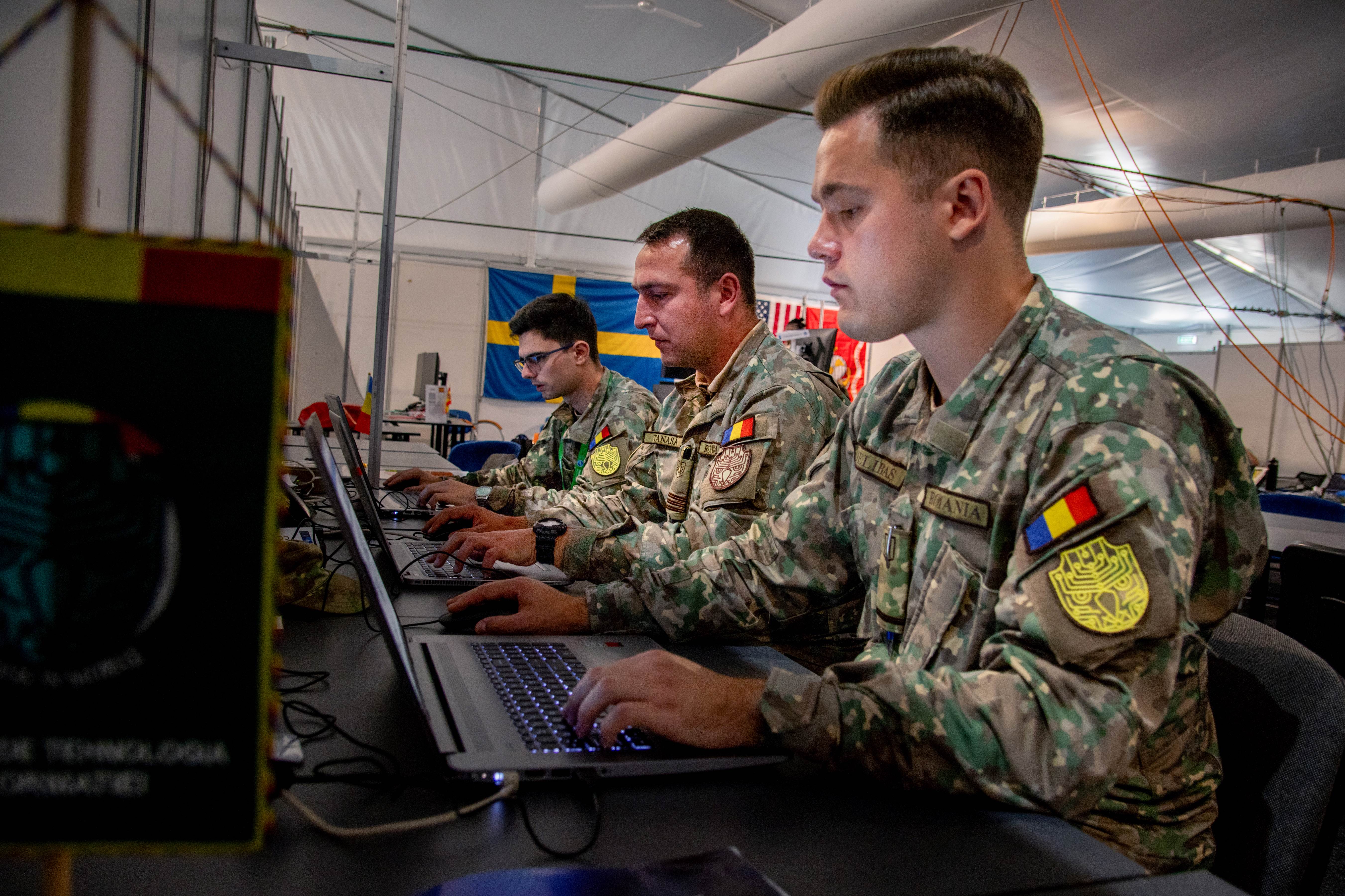 1 septembrie – Ziua informaticienilor militari