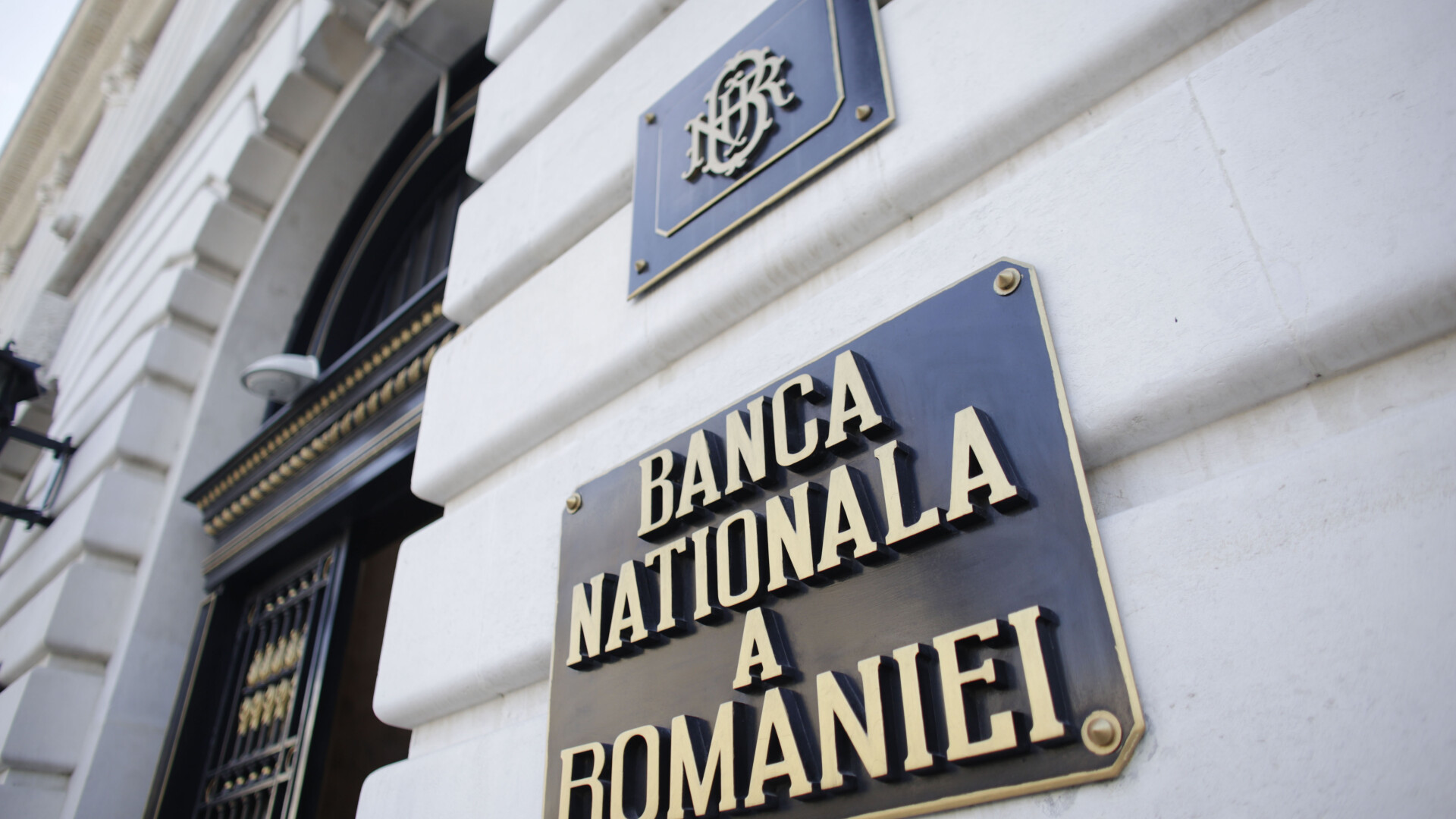BNR: Peste 23 de milioane de carduri erau active în România, la finele anului trecut