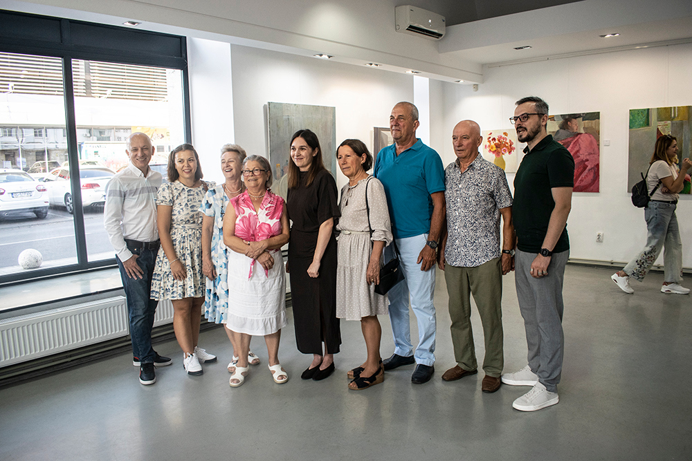 FOTO: „Între Tine şi Lume”, o expoziţie ca o poezie vizuală semnată de Diana Melnic
